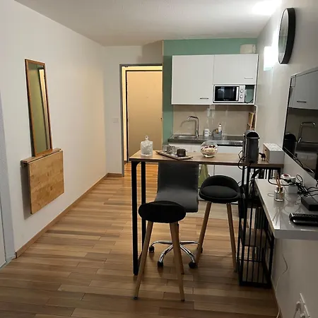 Apartment Charming In La Defense With Free Parking Courbevoie